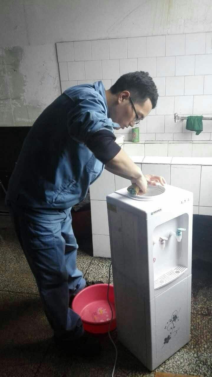 饮水机冷怎么清洗 饮水机冷水管怎么清洗