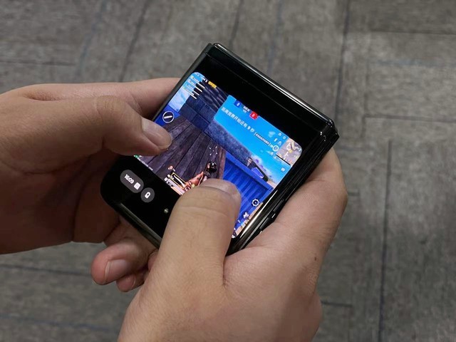 想尝试下折叠屏？5699元的moto razr 40 Ultra考虑一下